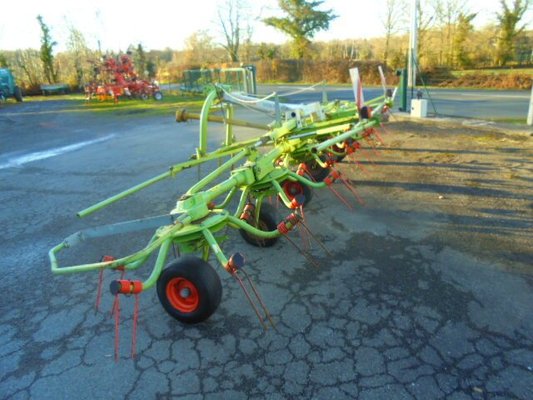 Faneuse Claas Volto 64 - 1