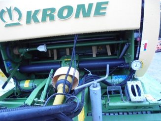 Presse à balles rondes Krone COMPRIMA V150 XC - 5